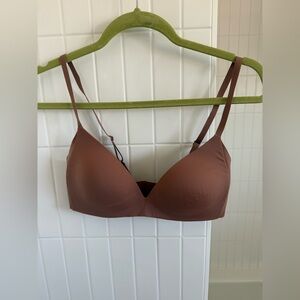 Lululemon Take Shape Bra 34B